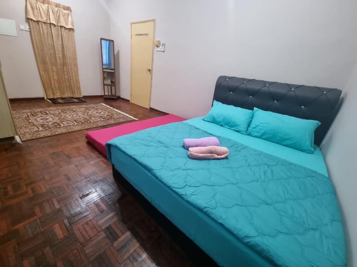D'Lestari Homestay Seri Kembangan Exterior foto
